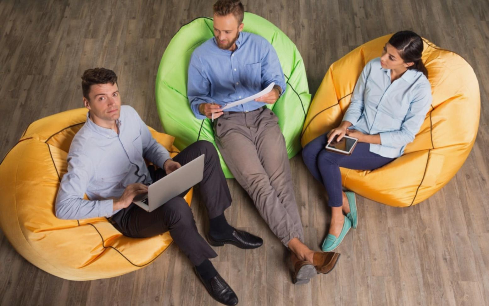 Finanzplanung Beratung in modernem Büro